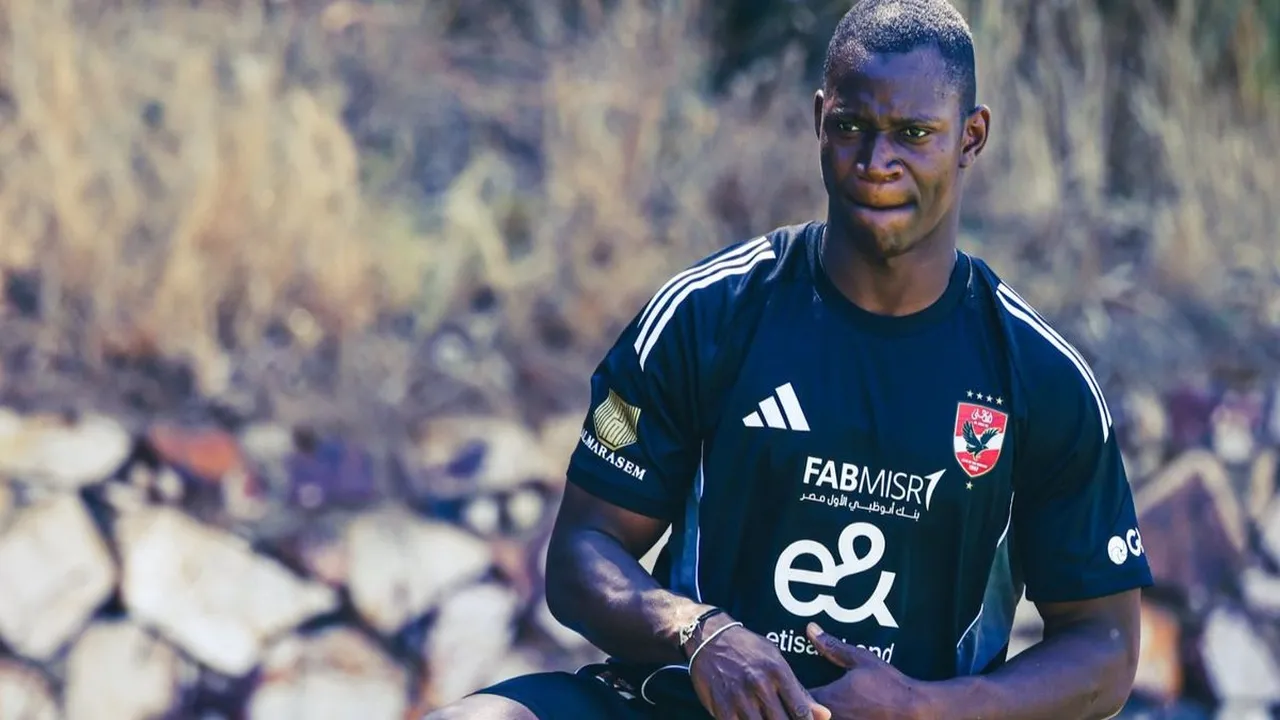 هل ينتقل أليو ديانغ من الأهلي إلى جيرونا الإسباني؟